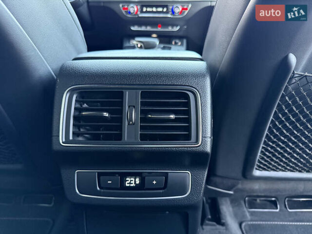 Серый Ауди Ку 5, объемом двигателя 1.97 л и пробегом 235 тыс. км за 32600 $, фото 72 на Automoto.ua