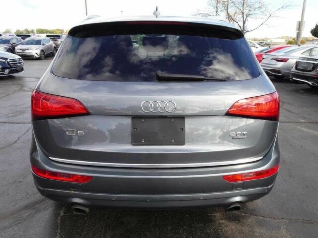 Серый Ауди Ку 5, объемом двигателя 2 л и пробегом 79 тыс. км за 9500 $, фото 6 на Automoto.ua