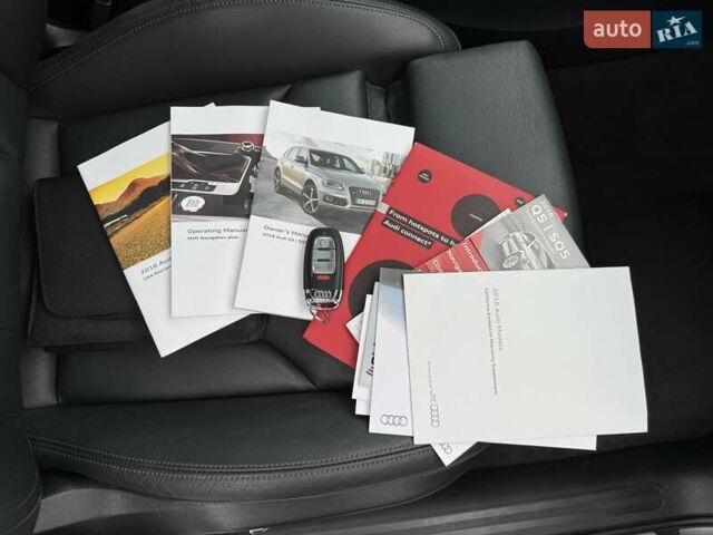 Сірий Ауді Ку 5, об'ємом двигуна 2 л та пробігом 139 тис. км за 16999 $, фото 24 на Automoto.ua