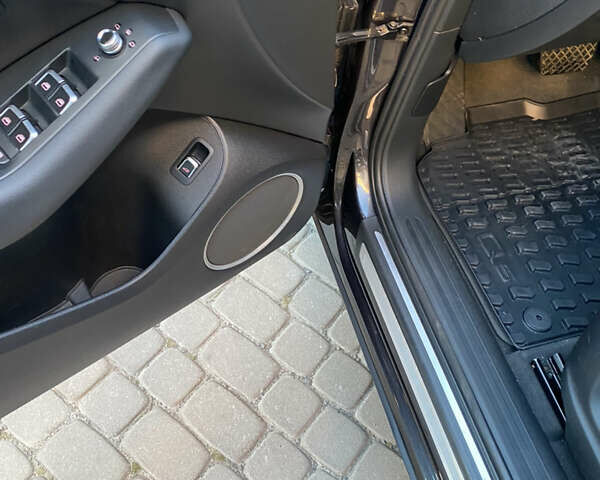 Серый Ауди Ку 5, объемом двигателя 2 л и пробегом 165 тыс. км за 15900 $, фото 24 на Automoto.ua