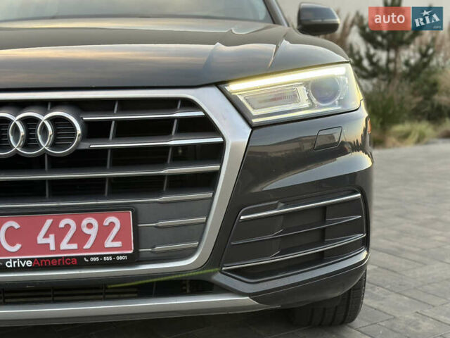 Серый Ауди Ку 5, объемом двигателя 1.98 л и пробегом 147 тыс. км за 20200 $, фото 1 на Automoto.ua