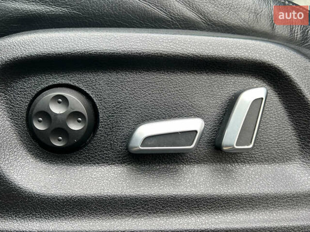 Серый Ауди Ку 5, объемом двигателя 1.98 л и пробегом 82 тыс. км за 18650 $, фото 17 на Automoto.ua