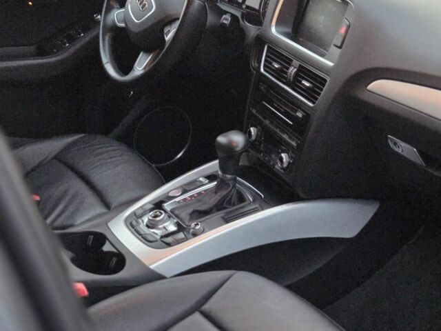 Сірий Ауді Ку 5, об'ємом двигуна 3 л та пробігом 150 тис. км за 22000 $, фото 6 на Automoto.ua