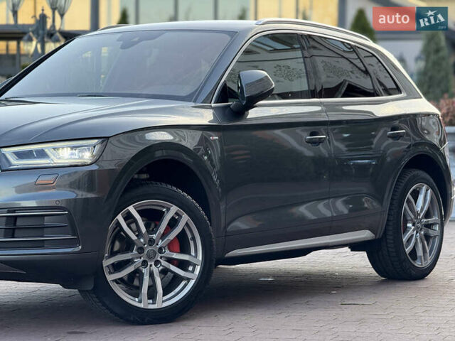 Серый Ауди Ку 5, объемом двигателя 1.97 л и пробегом 235 тыс. км за 32600 $, фото 35 на Automoto.ua