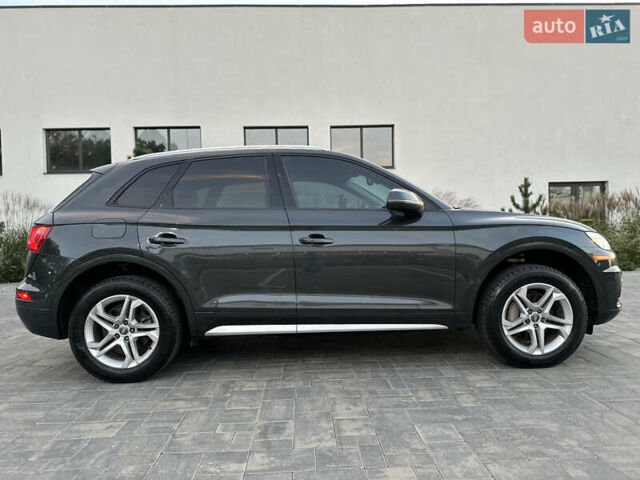 Серый Ауди Ку 5, объемом двигателя 1.98 л и пробегом 147 тыс. км за 20200 $, фото 6 на Automoto.ua