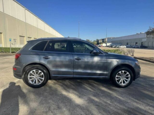 Серый Ауди Ку 5, объемом двигателя 2 л и пробегом 72 тыс. км за 4800 $, фото 3 на Automoto.ua