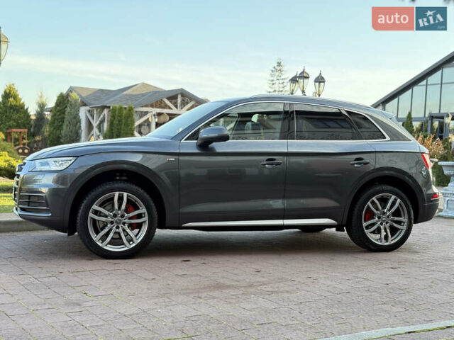 Серый Ауди Ку 5, объемом двигателя 1.97 л и пробегом 235 тыс. км за 32600 $, фото 6 на Automoto.ua