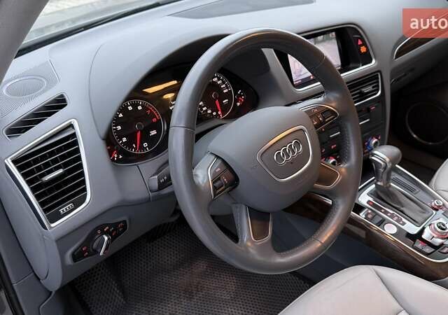 Серый Ауди Ку 5, объемом двигателя 1.98 л и пробегом 82 тыс. км за 18299 $, фото 20 на Automoto.ua