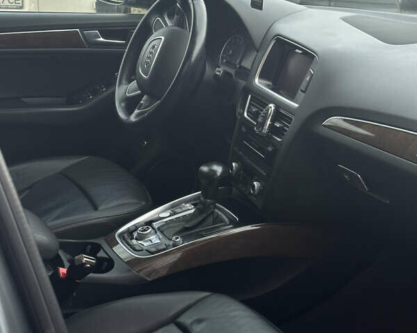 Серый Ауди Ку 5, объемом двигателя 2 л и пробегом 216 тыс. км за 15900 $, фото 8 на Automoto.ua