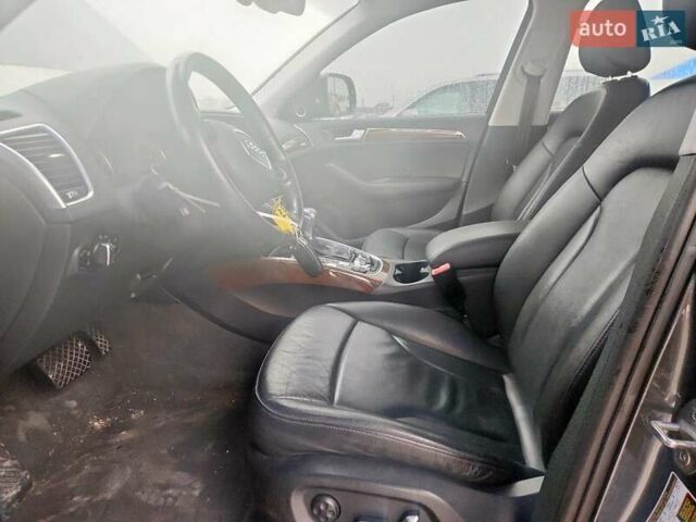 Серый Ауди Ку 5, объемом двигателя 2 л и пробегом 113 тыс. км за 2600 $, фото 6 на Automoto.ua