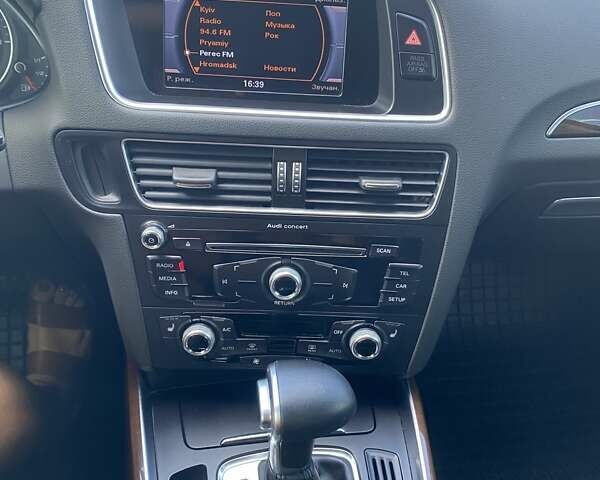 Серый Ауди Ку 5, объемом двигателя 1.97 л и пробегом 111 тыс. км за 27500 $, фото 11 на Automoto.ua