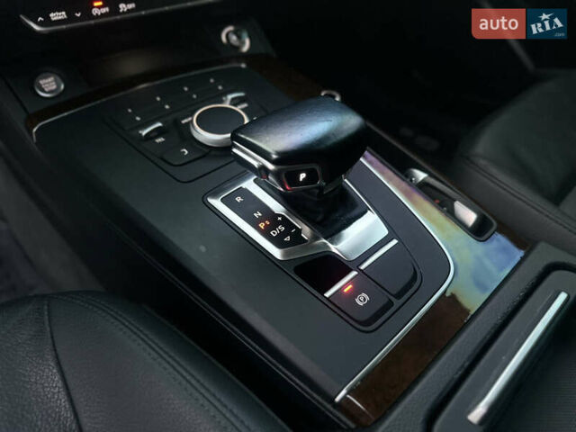 Серый Ауди Ку 5, объемом двигателя 1.98 л и пробегом 162 тыс. км за 21900 $, фото 14 на Automoto.ua