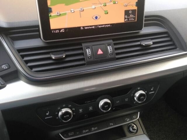 Сірий Ауді Ку 5, об'ємом двигуна 2 л та пробігом 123 тис. км за 33000 $, фото 7 на Automoto.ua