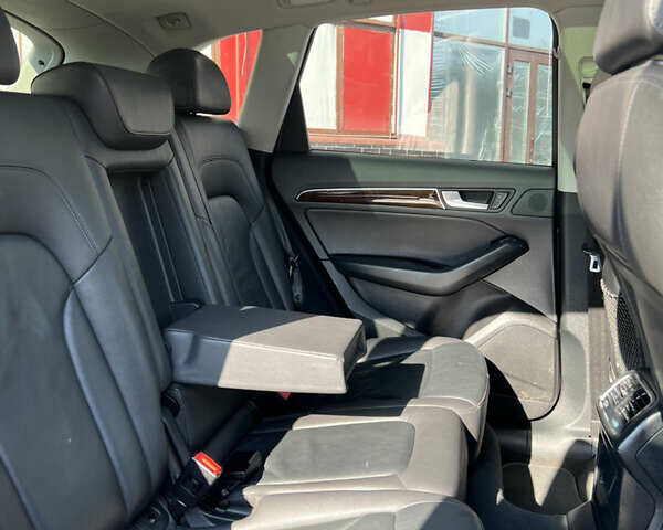 Серый Ауди Ку 5, объемом двигателя 1.98 л и пробегом 221 тыс. км за 17200 $, фото 10 на Automoto.ua