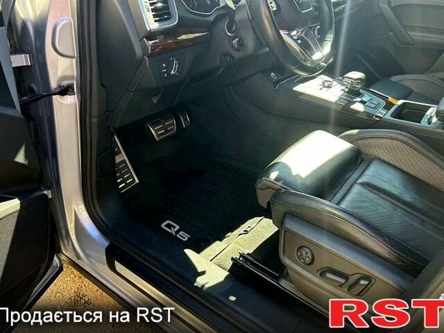 Ауди Ку 5 2017 в Днепре (Днепропетровске) на Automoto.ua Серый Ауди Ку 5, объемом двигателя 2 л и пробегом 82 тыс. км за 9500 $, фото 2 на Automoto.ua