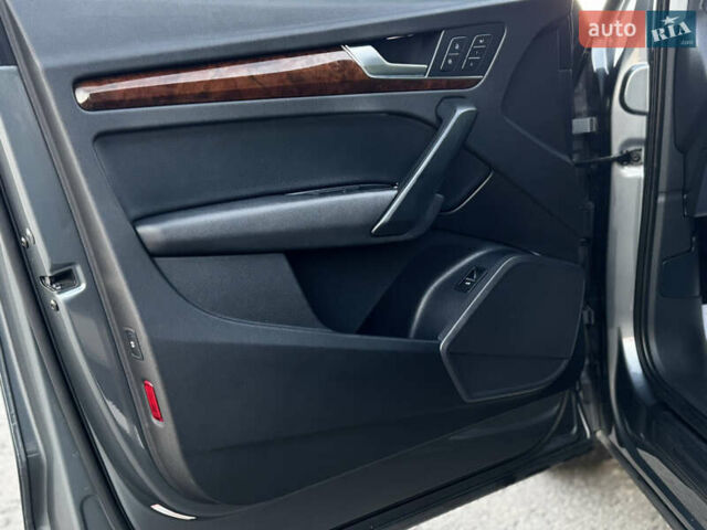 Серый Ауди Ку 5, объемом двигателя 1.98 л и пробегом 169 тыс. км за 25300 $, фото 24 на Automoto.ua