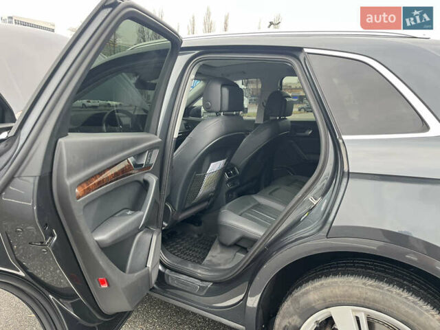 Сірий Ауді Ку 5, об'ємом двигуна 1.98 л та пробігом 121 тис. км за 24200 $, фото 8 на Automoto.ua