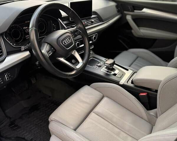 Сірий Ауді Ку 5, об'ємом двигуна 1.98 л та пробігом 102 тис. км за 33000 $, фото 16 на Automoto.ua