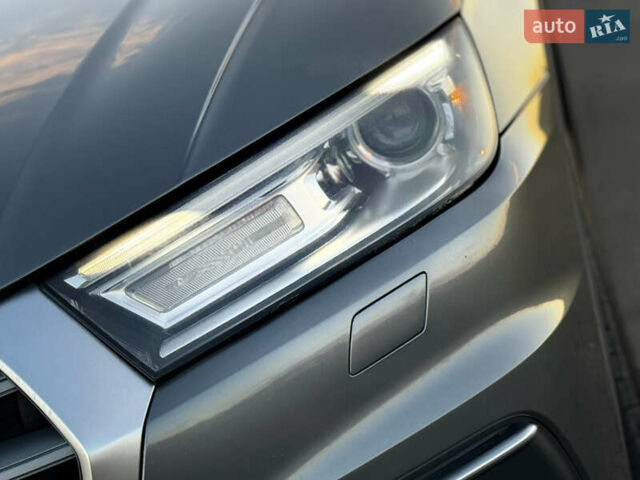 Серый Ауди Ку 5, объемом двигателя 1.98 л и пробегом 169 тыс. км за 25300 $, фото 5 на Automoto.ua