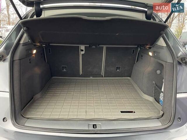 Серый Ауди Ку 5, объемом двигателя 1.98 л и пробегом 130 тыс. км за 19000 $, фото 17 на Automoto.ua