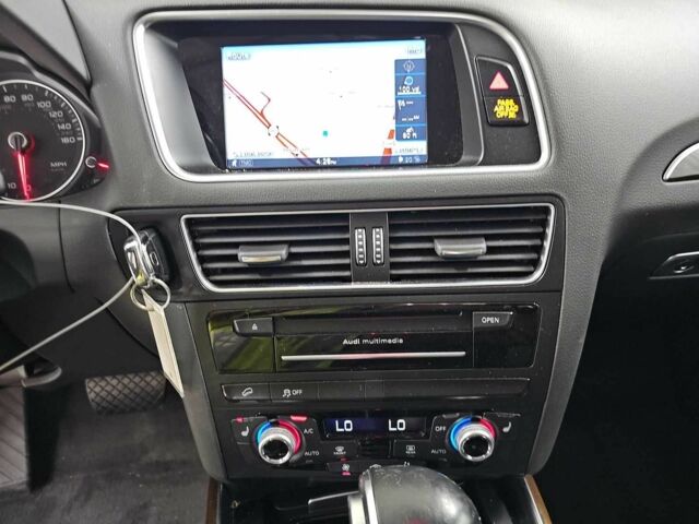 Сірий Ауді Ку 5, об'ємом двигуна 2 л та пробігом 155 тис. км за 18000 $, фото 11 на Automoto.ua