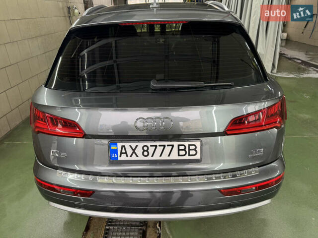 Серый Ауди Ку 5, объемом двигателя 1.97 л и пробегом 131 тыс. км за 35000 $, фото 6 на Automoto.ua