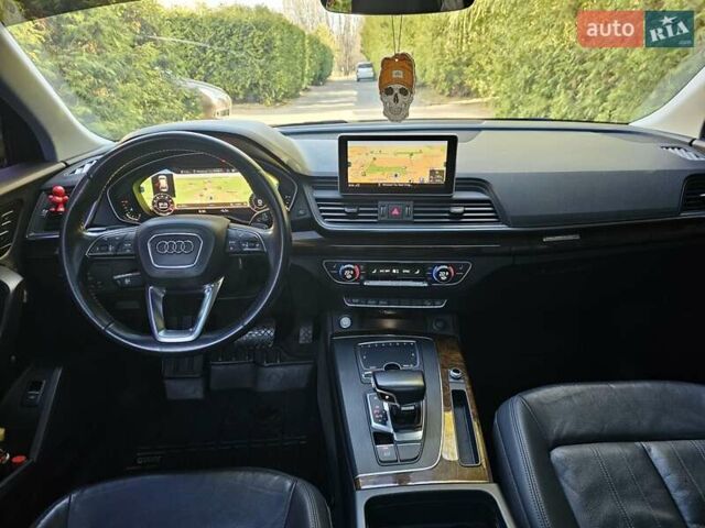 Серый Ауди Ку 5, объемом двигателя 1.98 л и пробегом 125 тыс. км за 21999 $, фото 28 на Automoto.ua