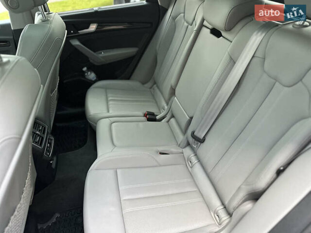 Сірий Ауді Ку 5, об'ємом двигуна 2 л та пробігом 99 тис. км за 27300 $, фото 17 на Automoto.ua