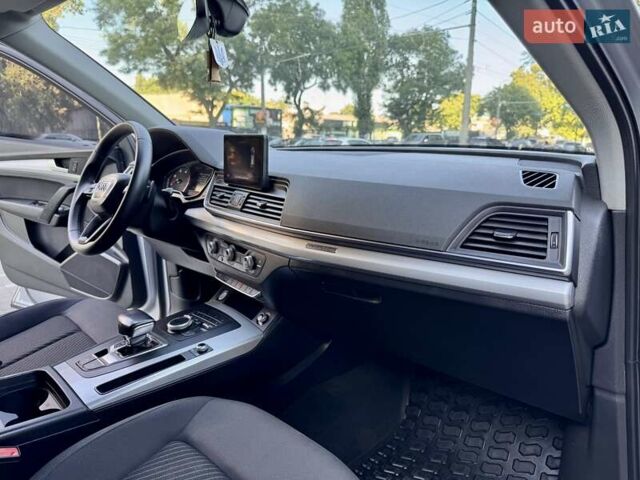 Серый Ауди Ку 5, объемом двигателя 1.97 л и пробегом 154 тыс. км за 23800 $, фото 40 на Automoto.ua