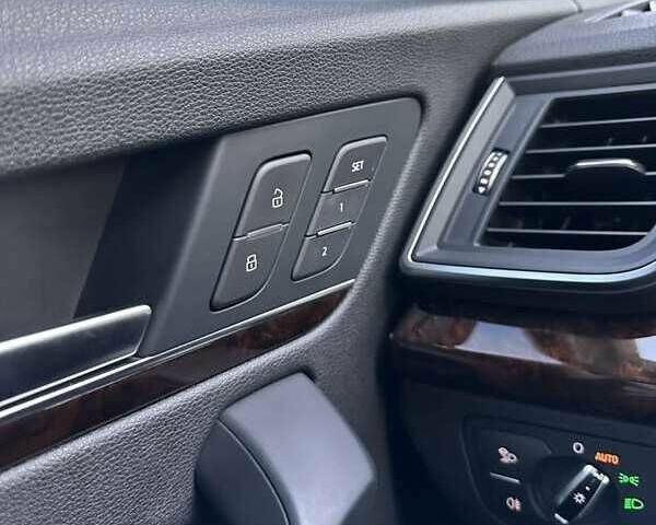 Сірий Ауді Ку 5, об'ємом двигуна 2 л та пробігом 98 тис. км за 21900 $, фото 9 на Automoto.ua