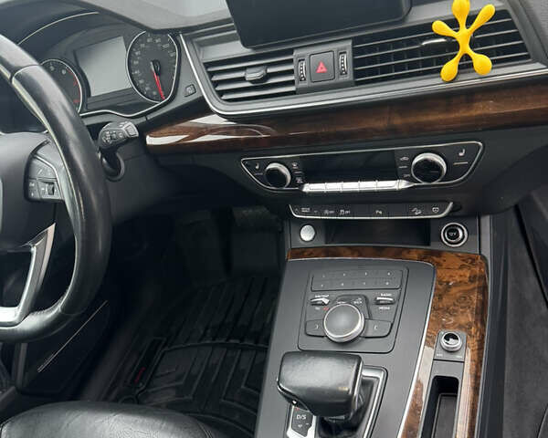 Серый Ауди Ку 5, объемом двигателя 1.98 л и пробегом 180 тыс. км за 24500 $, фото 10 на Automoto.ua