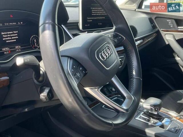 Серый Ауди Ку 5, объемом двигателя 2 л и пробегом 198 тыс. км за 23540 $, фото 28 на Automoto.ua