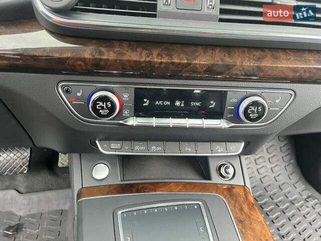 Сірий Ауді Ку 5, об'ємом двигуна 1.98 л та пробігом 121 тис. км за 24200 $, фото 15 на Automoto.ua