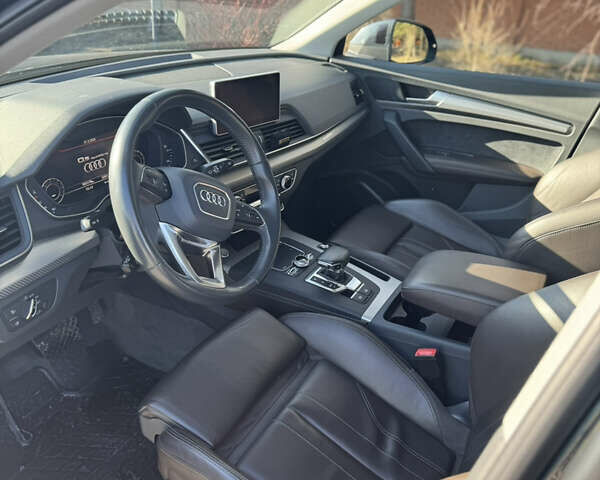 Серый Ауди Ку 5, объемом двигателя 1.97 л и пробегом 165 тыс. км за 32900 $, фото 15 на Automoto.ua