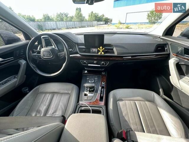 Серый Ауди Ку 5, объемом двигателя 1.98 л и пробегом 100 тыс. км за 26000 $, фото 7 на Automoto.ua