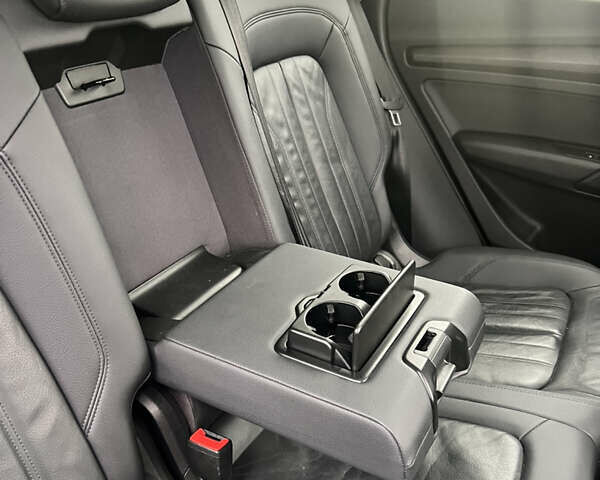 Серый Ауди Ку 5, объемом двигателя 1.98 л и пробегом 148 тыс. км за 25000 $, фото 11 на Automoto.ua