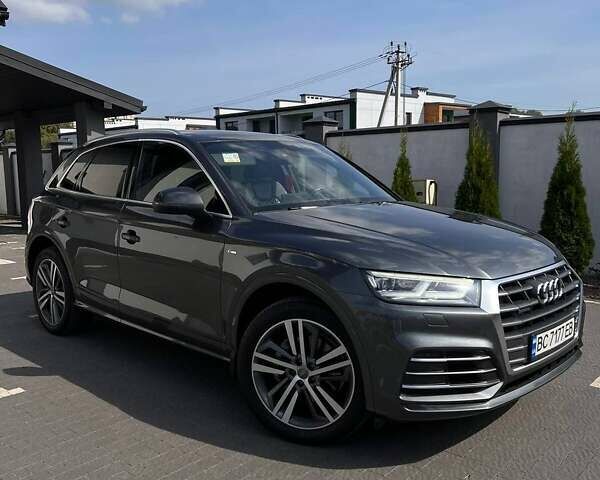 Серый Ауди Ку 5, объемом двигателя 1.97 л и пробегом 280 тыс. км за 28900 $, фото 2 на Automoto.ua