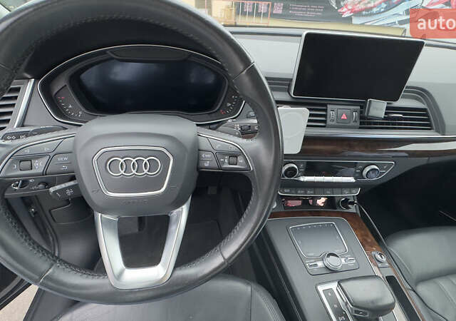 Серый Ауди Ку 5, объемом двигателя 1.98 л и пробегом 203 тыс. км за 25000 $, фото 12 на Automoto.ua