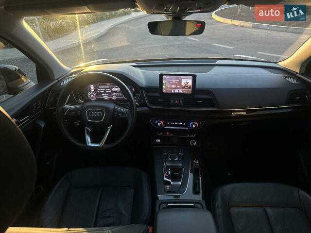 Сірий Ауді Ку 5, об'ємом двигуна 2 л та пробігом 160 тис. км за 21900 $, фото 21 на Automoto.ua