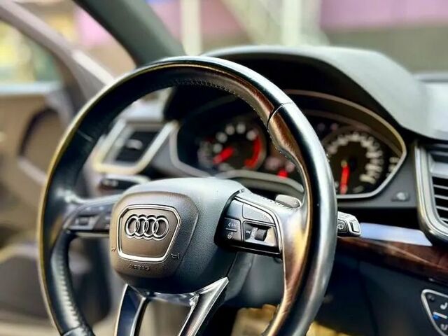 Ауди Ку 5 2017 в Днепре (Днепропетровске) на Automoto.ua Серый Ауди Ку 5, объемом двигателя 2 л и пробегом 82 тыс. км за 9500 $, фото 4 на Automoto.ua