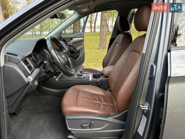 Ауди Ку 5 2017 в Киеве на Automoto.ua Серый Ауди Ку 5, объемом двигателя 1.97 л и пробегом 190 тыс. км за 26500 $, фото 4 на Automoto.ua