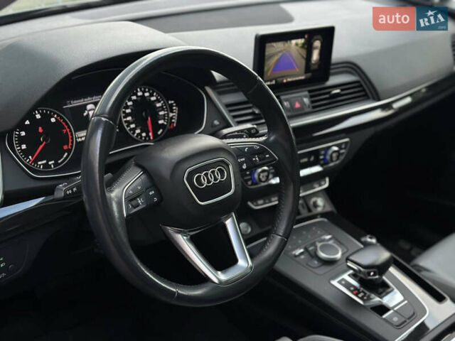 Сірий Ауді Ку 5, об'ємом двигуна 2 л та пробігом 99 тис. км за 27300 $, фото 9 на Automoto.ua