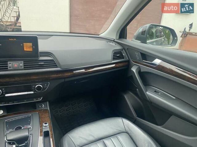 Серый Ауди Ку 5, объемом двигателя 1.98 л и пробегом 229 тыс. км за 20499 $, фото 27 на Automoto.ua