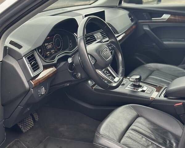 Ауди Ку 5 2017 в Виннице на Automoto.ua Серый Ауди Ку 5, объемом двигателя 1.98 л и пробегом 190 тыс. км за 21600 $, фото 4 на Automoto.ua