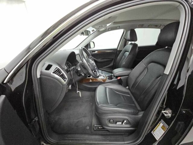 Сірий Ауді Ку 5, об'ємом двигуна 2 л та пробігом 155 тис. км за 18000 $, фото 12 на Automoto.ua