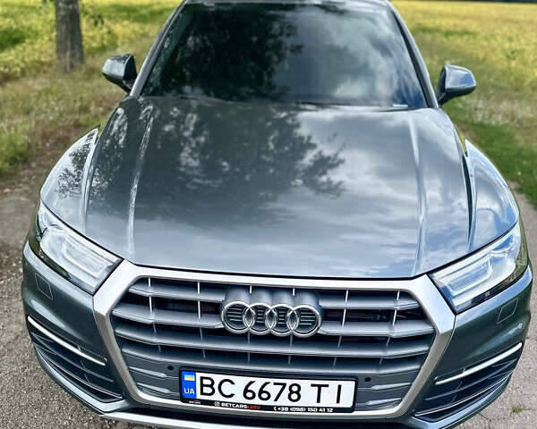 Серый Ауди Ку 5, объемом двигателя 2 л и пробегом 168 тыс. км за 28300 $, фото 2 на Automoto.ua