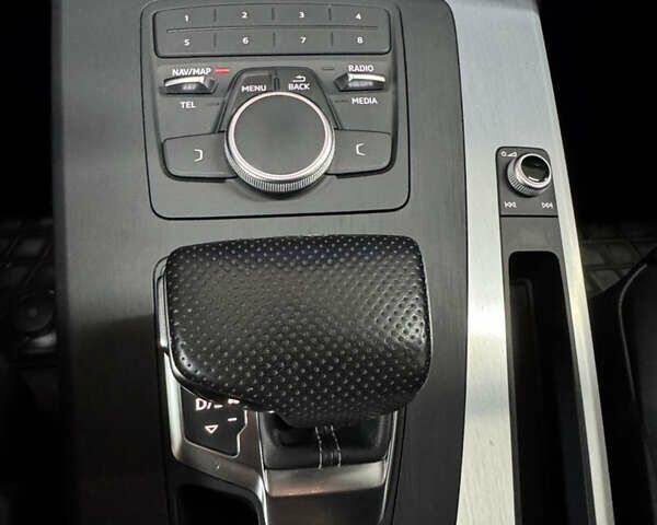 Серый Ауди Ку 5, объемом двигателя 1.97 л и пробегом 131 тыс. км за 35000 $, фото 31 на Automoto.ua