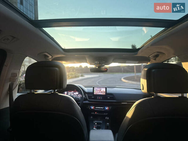 Сірий Ауді Ку 5, об'ємом двигуна 2 л та пробігом 160 тис. км за 21400 $, фото 29 на Automoto.ua