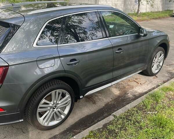 Серый Ауди Ку 5, объемом двигателя 2 л и пробегом 86 тыс. км за 32500 $, фото 4 на Automoto.ua