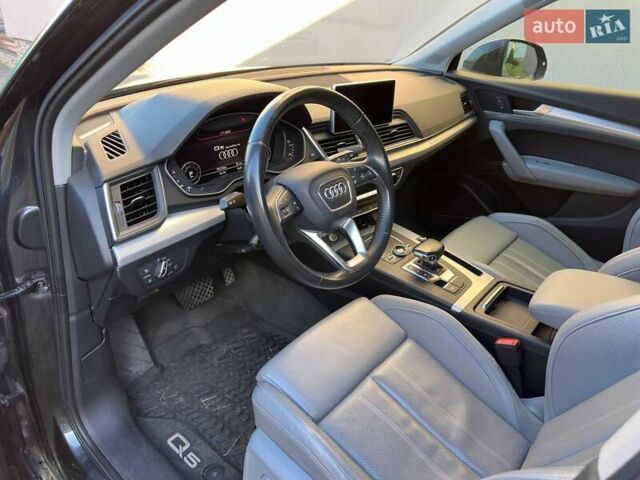 Сірий Ауді Ку 5, об'ємом двигуна 1.98 л та пробігом 102 тис. км за 33000 $, фото 19 на Automoto.ua